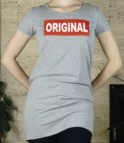 Női pólóruha felirattal, szürke