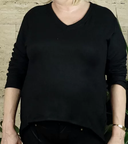 Női hosszított pulóver, puha anyagból, fekete