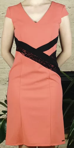 Női alkalmi ruha csipke díszítéssel, lazac