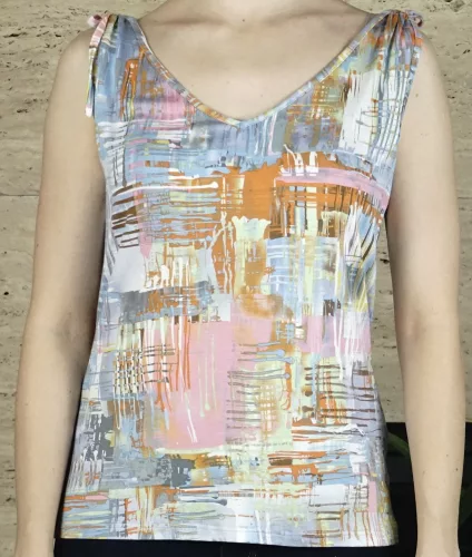 Női trikó színes mintás szürkés alapon